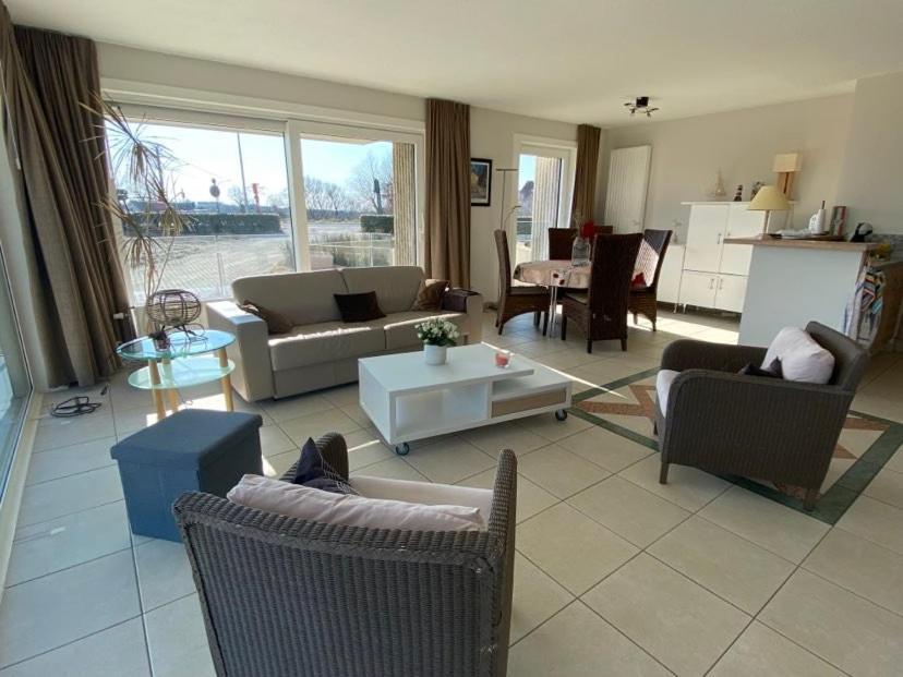 Seadream - Modern, Sunny With Big Terraces & Open View - Very Close To Sea, Beach, Shops, Restaurants & Beach Bars Nieuwpoort Dış mekan fotoğraf